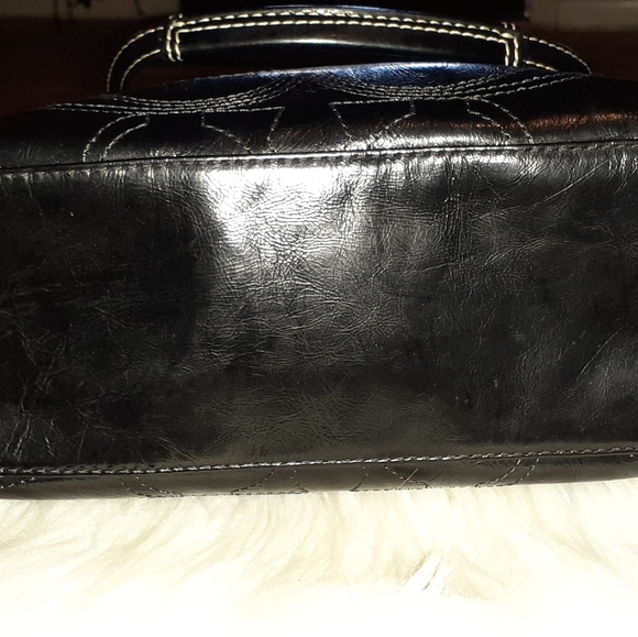 Coach - Picture 2 of 5